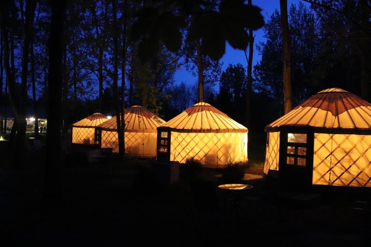 Oeko Es Glamping Luxury tent